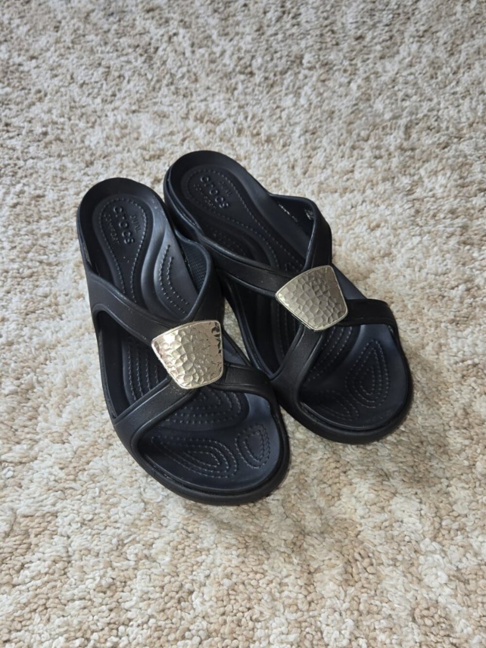 Crocs Sanrah Embellished Sandals Size 10
